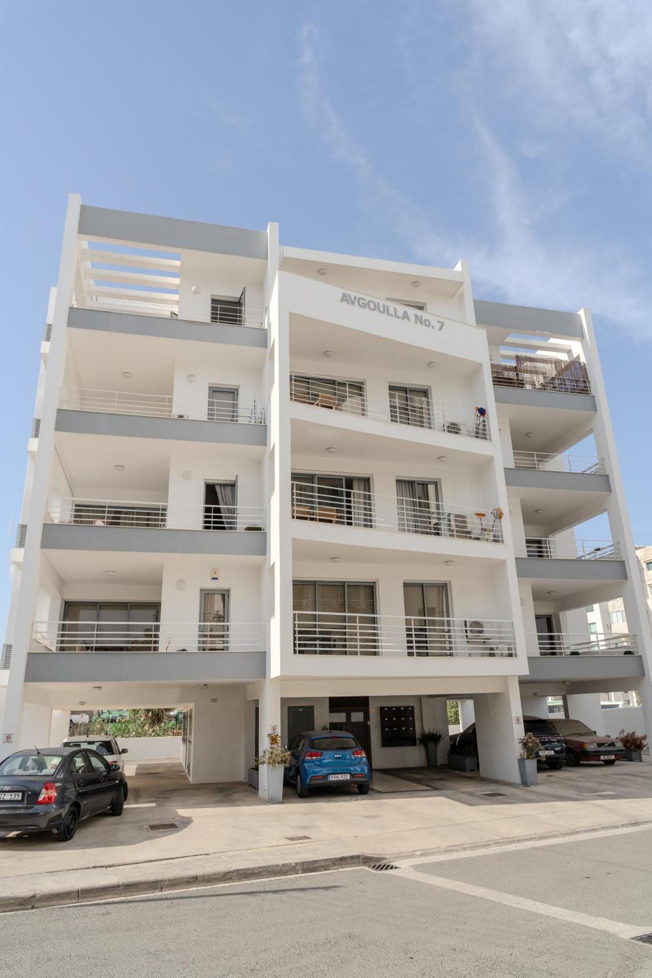 Violet Dusk City Center Flat Ларнака Екстериор снимка