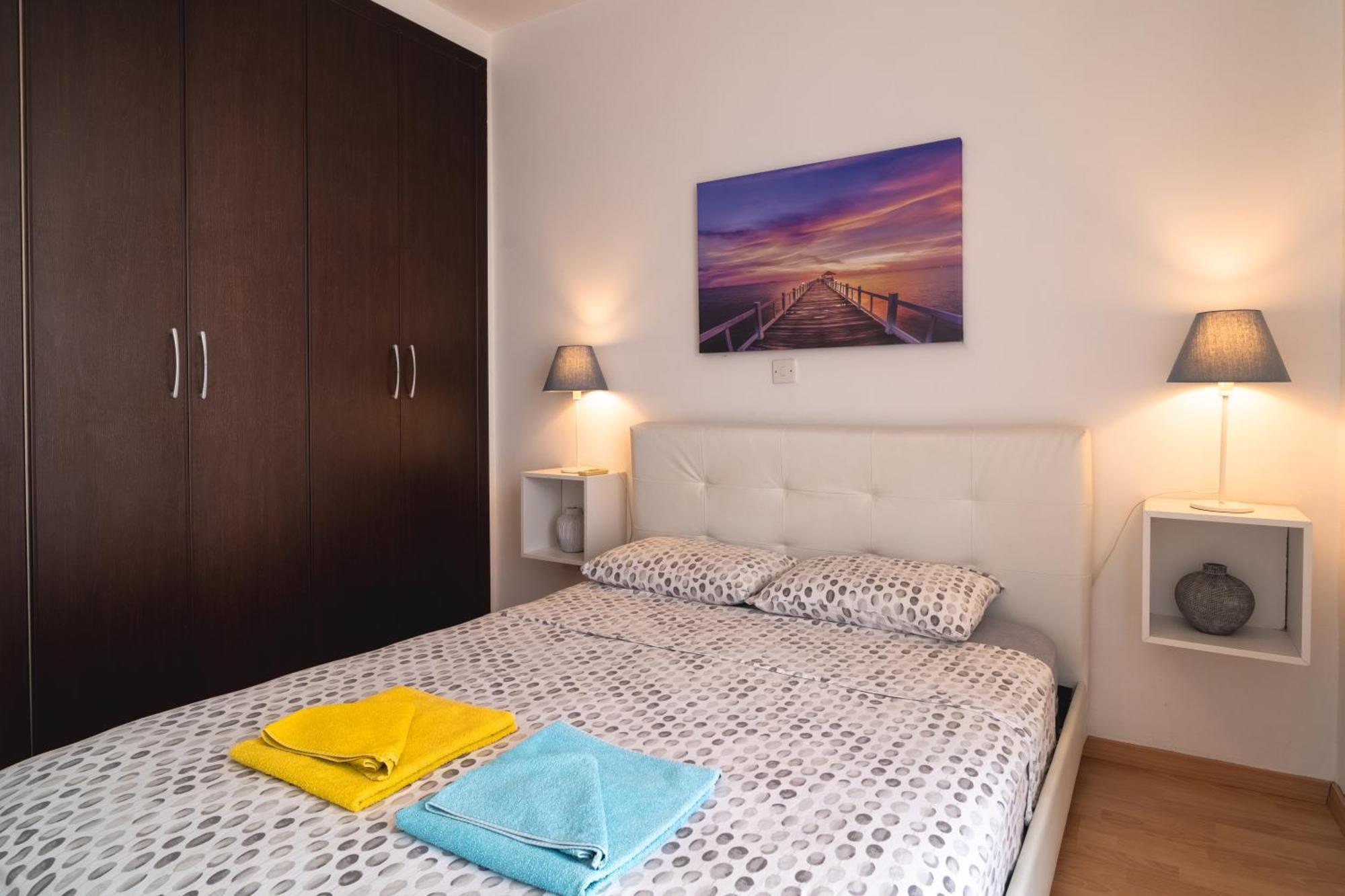 Violet Dusk City Center Flat Ларнака Екстериор снимка