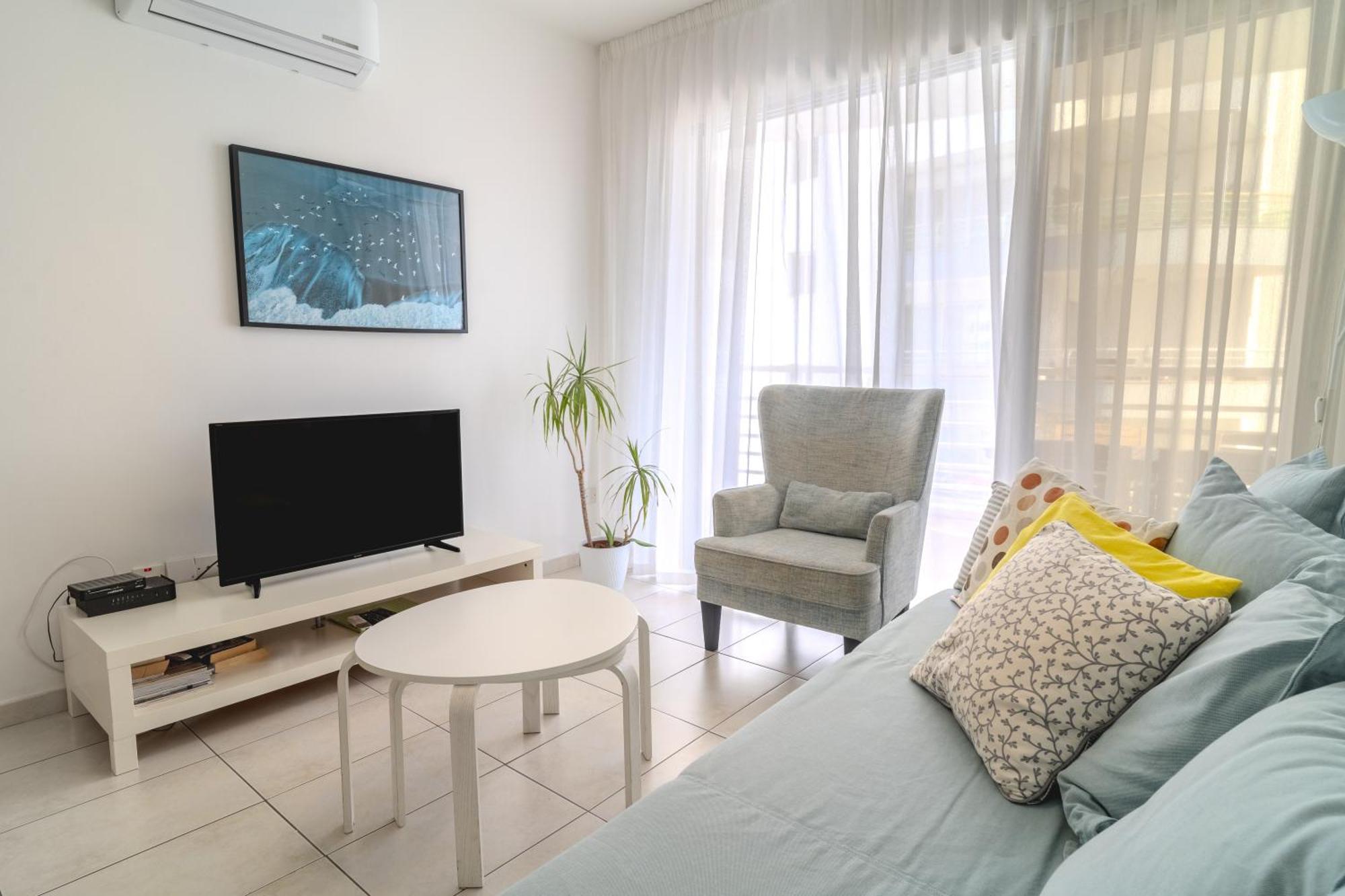 Violet Dusk City Center Flat Ларнака Екстериор снимка