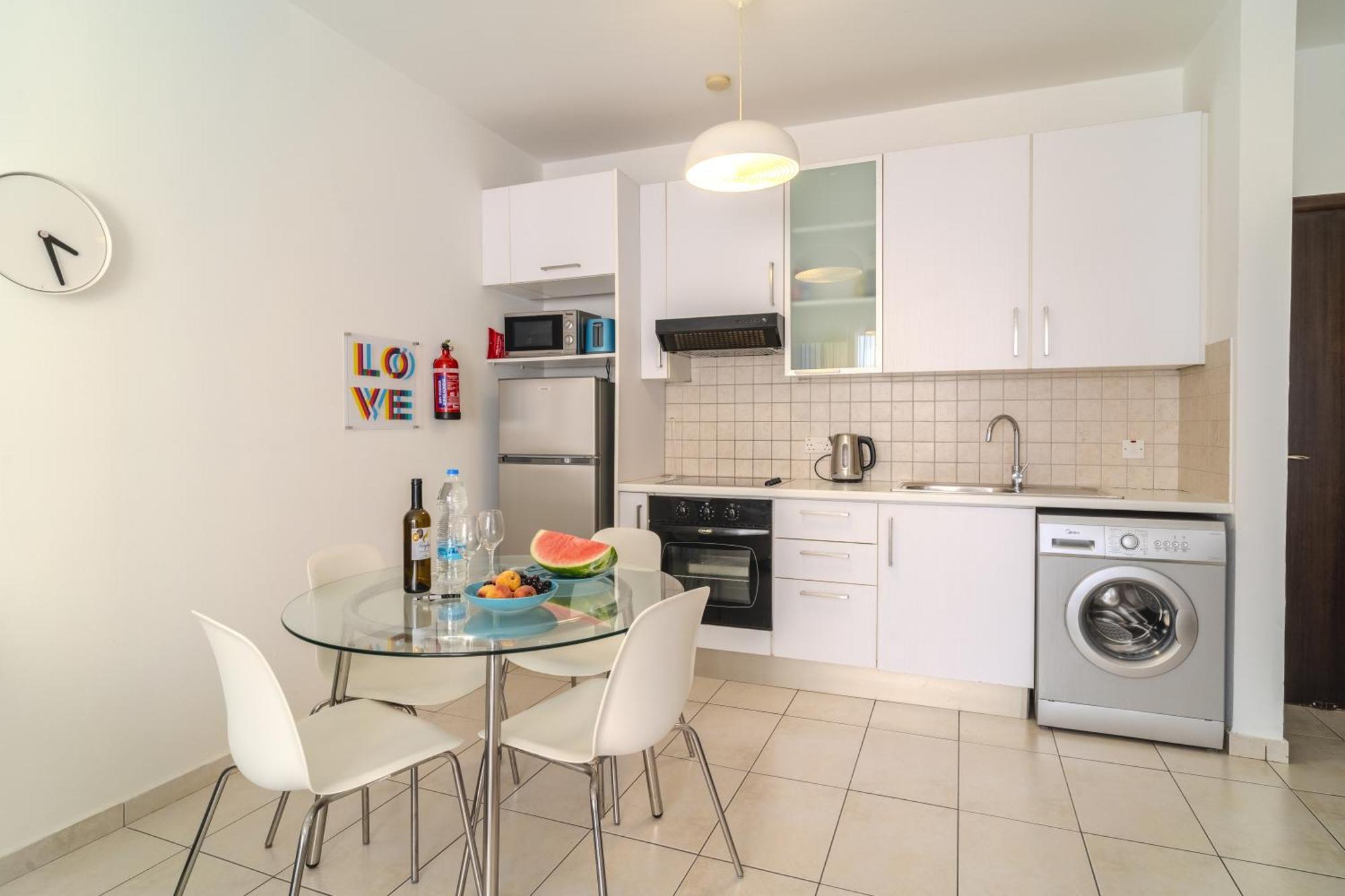 Violet Dusk City Center Flat Ларнака Екстериор снимка