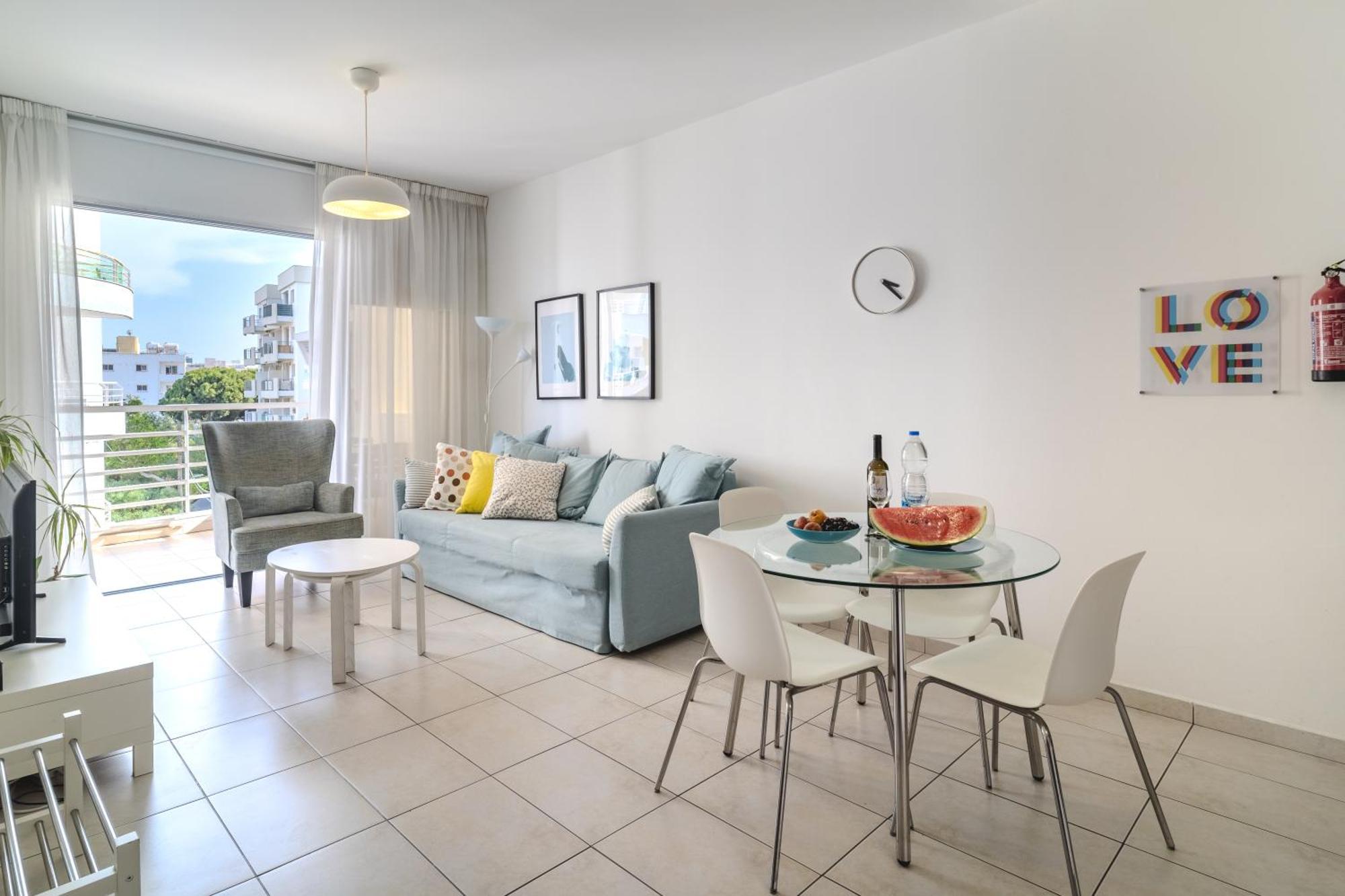 Violet Dusk City Center Flat Ларнака Екстериор снимка